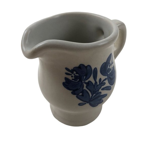 Pfaltzgraff Stoneware Small Pitcher Creamer Yorktowne Blue Ceramic Spout Handle - Picture 8 of 10